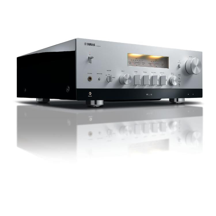 Yamaha RN2000A | Récepteur réseau hi-fi stéréo avec MusicCast - 120 W + 120 W - Airplay - Argent-SONXPLUS La Sarre